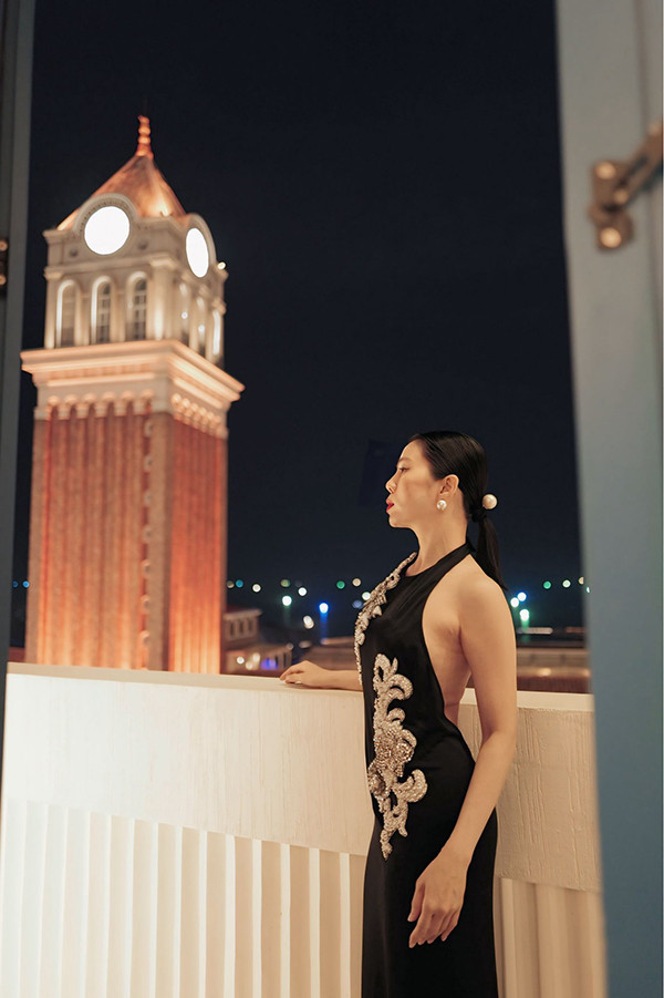 Lệ Quyên đi nghỉ dưỡng cùng Lâm Bảo Châu, khoe lưng trần nuột nà - Ảnh 6.