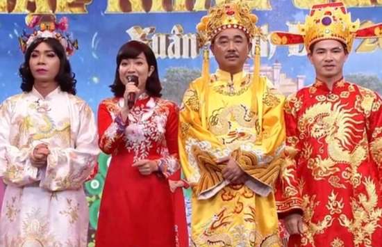 Nữ MC duy nhất của 'Táo Quân': Từng là ca sĩ, U60 sống bình yên bên con trai