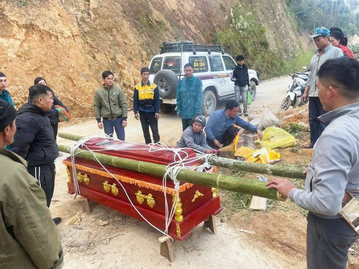 Hợp tác xã phủ nhận việc bỏ mặc thi thể giữa chừng vì không trả đủ chi phí theo thỏa thuận và cho rằng các dịch vụ đều đã được thông báo cho người nhà trước khi thực hiện.