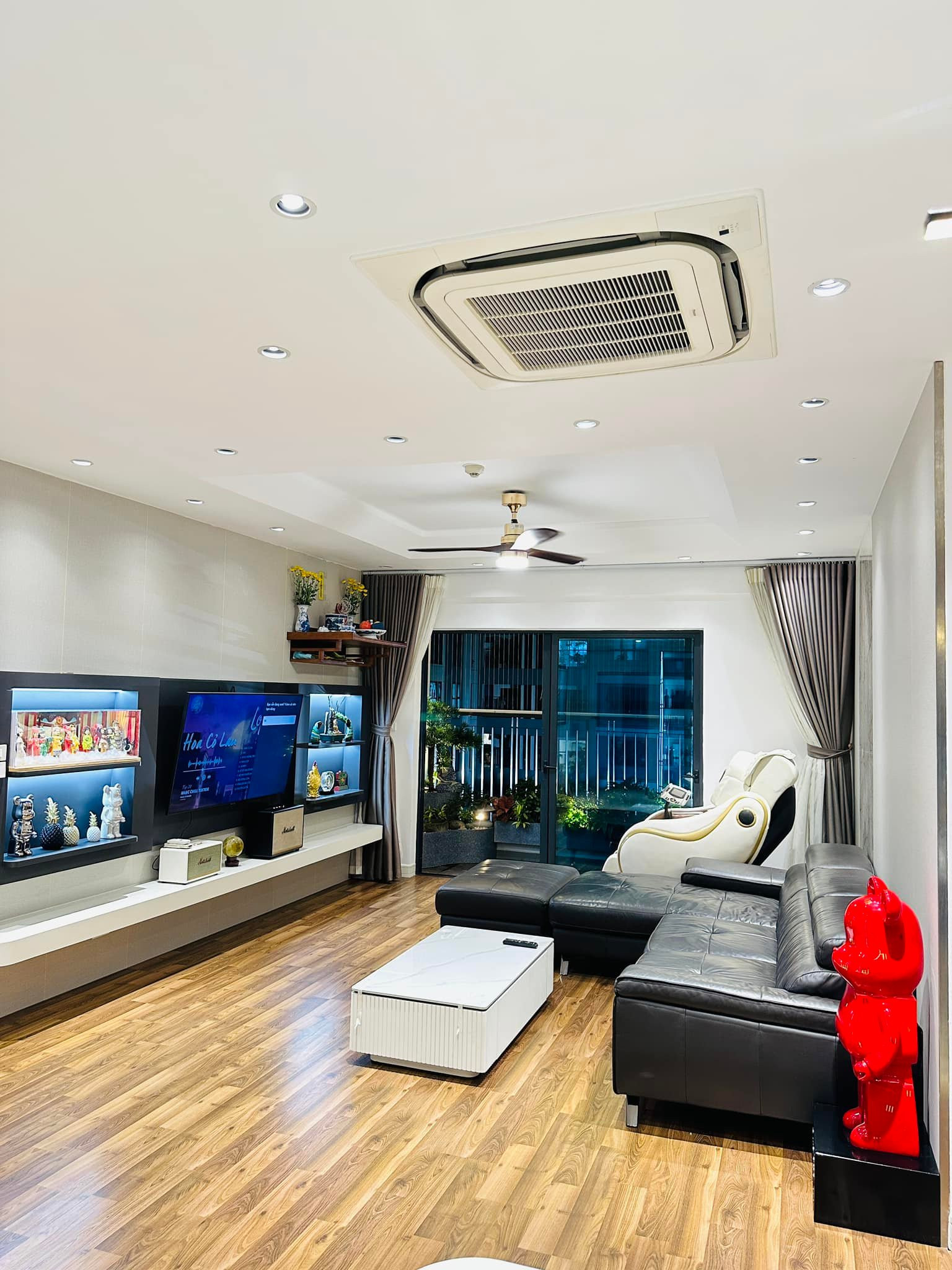 Bên trong căn hộ 10 tỷ đồng của Lý Toét phim Độc Đạo, gia chủ hé lộ không gian