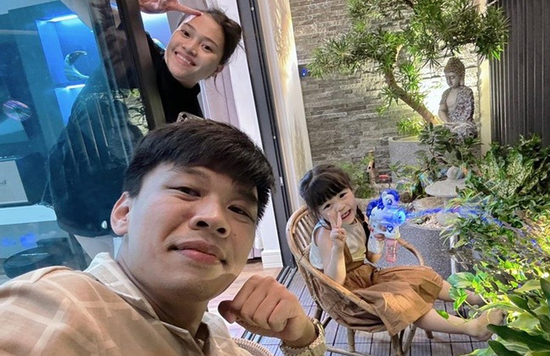 Trung Ruồi 'Táo quân': Làm bốc vác, shipper, giờ sung túc bên vợ diễn viên trong căn chung cư hơn 10 tỷ với thiết kế độc đáo