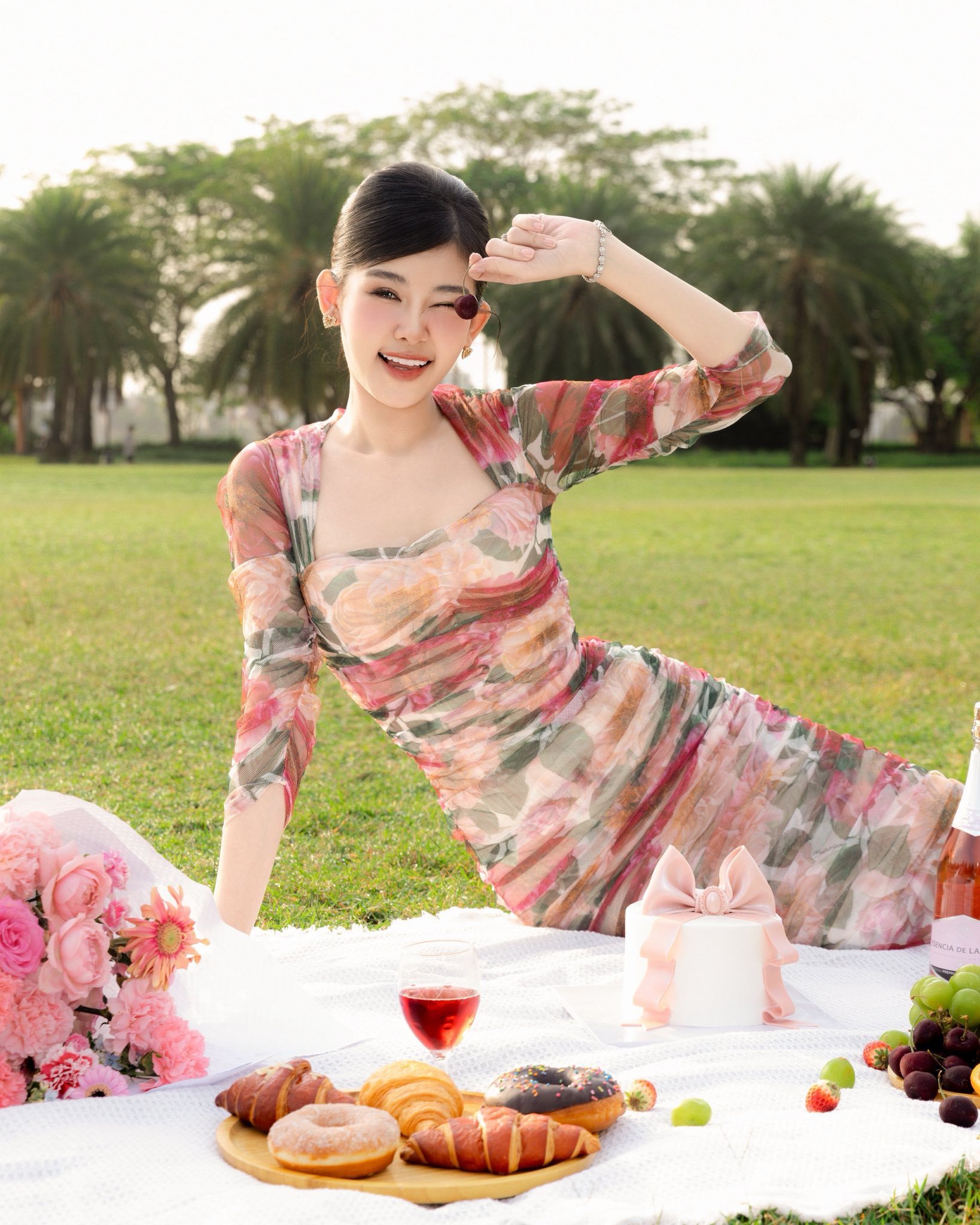 Lê Âu Ngân Anh chúc mừng sinh nhật bên con trai Tino và chồng Phan Tô Ny - Ảnh 6.