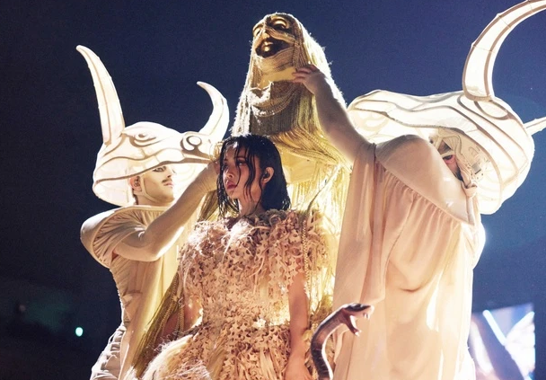 Vì sao concert hoành tráng của Thái Y Lâm gây chấn động nhưng thua lỗ hàng trăm tỷ đồng? - Ảnh 3