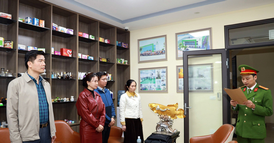 Công bố hình ảnh thực phẩm giả của công ty do Đoàn Trung Đức làm Tổng giám đốc