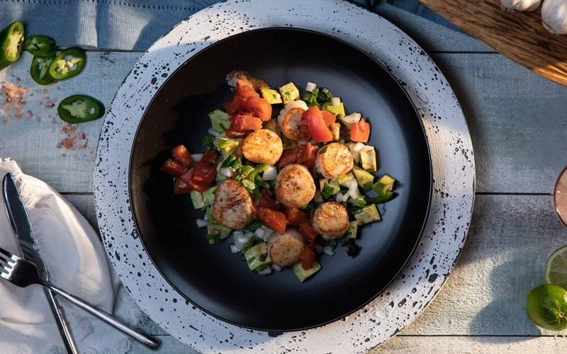 Món ngon gây chú ý ở bữa tiệc kỷ niệm 9 năm ngày cưới của Trấn Thành - Ảnh 4.