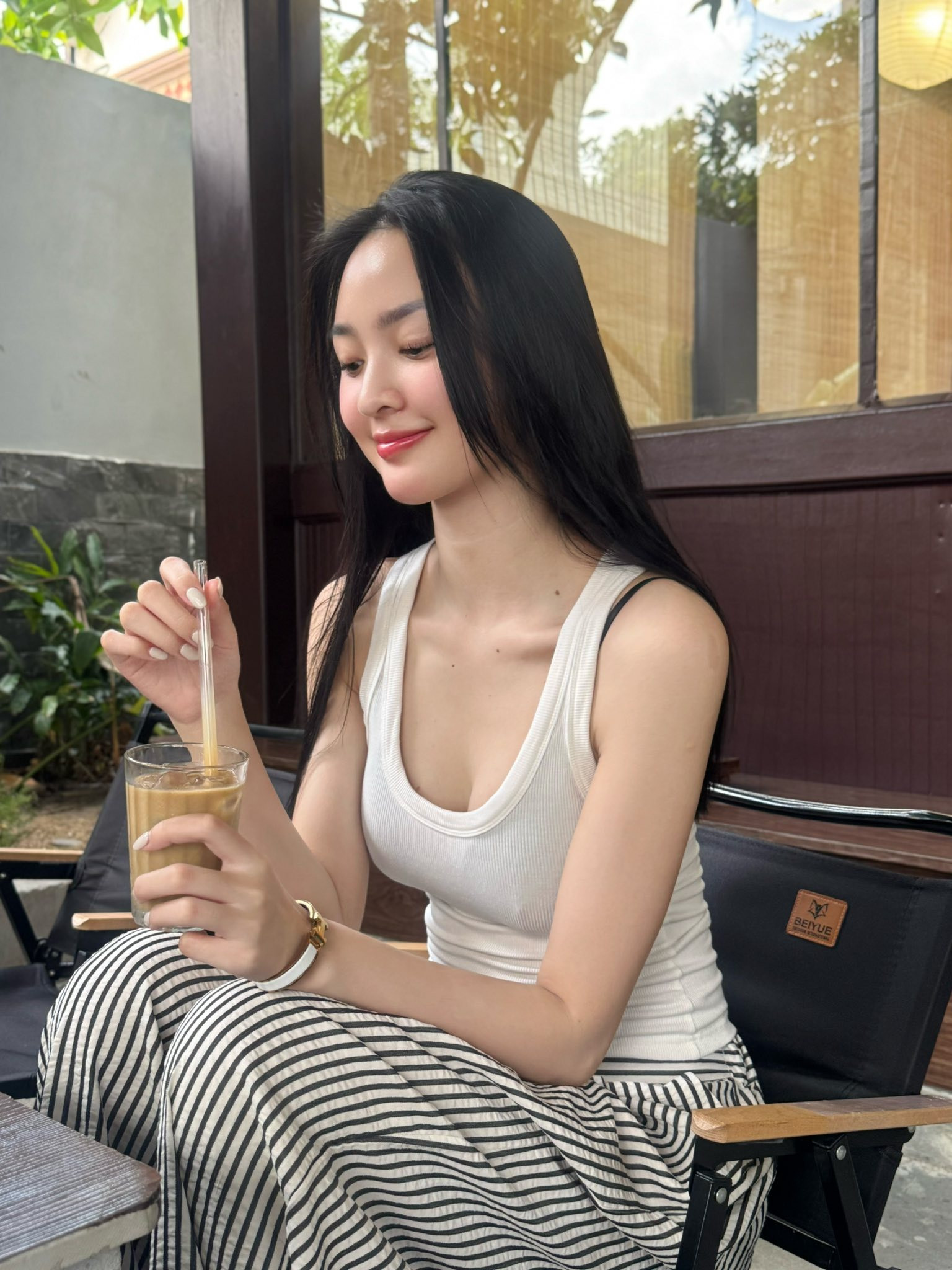 Phong cách đời thường của người đẹp quê Đăk Lăk đang được 'đẩy thuyền' với cầu thủ Đình Bắc - Ảnh 14.