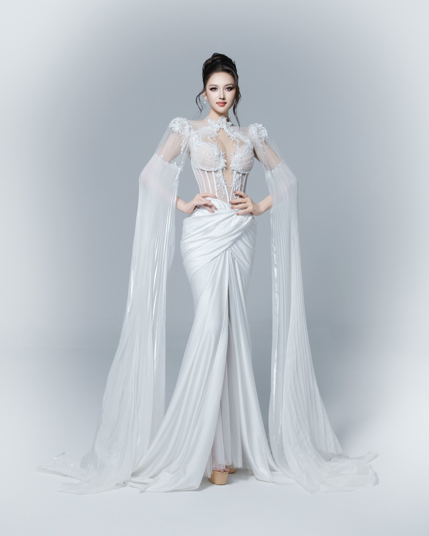 Thu Ngân nhận sash Việt Nam, khởi động hành trình tại Miss Intercontinental 2026 - Ảnh 4.