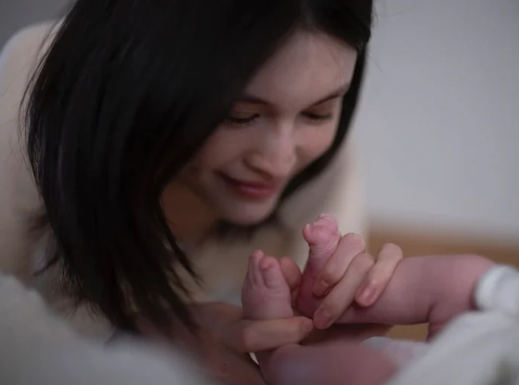 Siêu mẫu Hà Tuệ có động thái lạ sau khi sinh con cho thiếu gia nghìn tỷ Trần Vỹ Đình - Ảnh 1