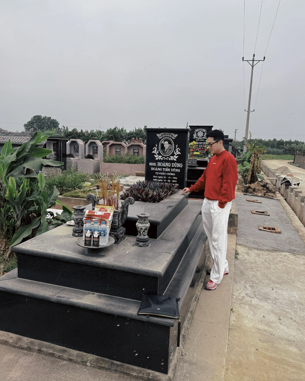 Con trai cố NSND Hoàng Dũng xúc động tưởng nhớ ngày sinh nhật của bố - Ảnh 4.