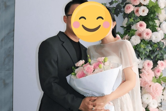 Đầu năm cưới hỏi tưng bừng: Á hậu ở nổi đình đám thông báo cưới, chú rể bảnh ghê