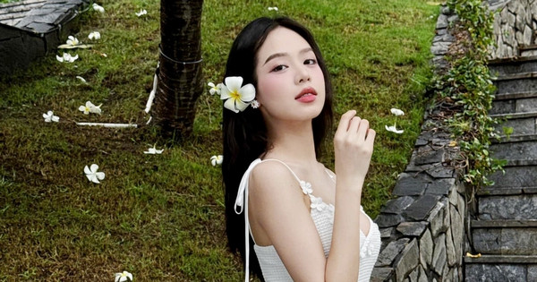 Lộ bằng chứng Hoa hậu Thanh Thủy đang hẹn hò sao nam 8X