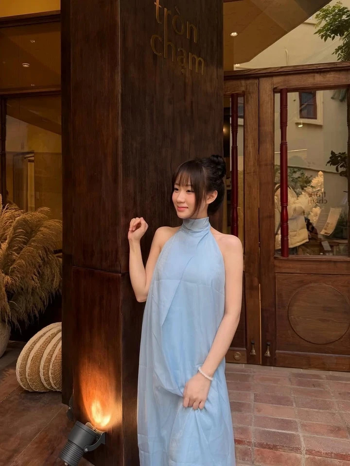 Trên TikTok, Lan Anh sở hữu hơn 3,7 triệu người theo dõi; các video nhảy bắt trend, đời thường thu hút từ hàng trăm nghìn đến hàng triệu lượt xem.