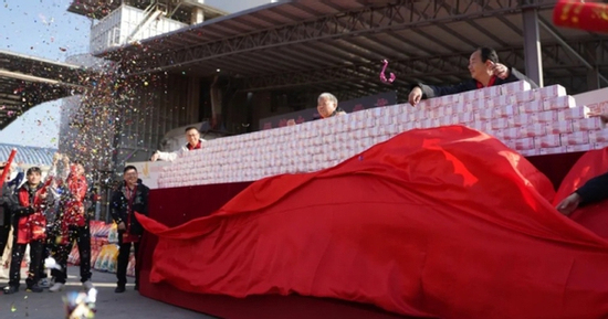 Nông dân được nhận 'núi tiền' thưởng Tết, mạng xã hội xôn xao