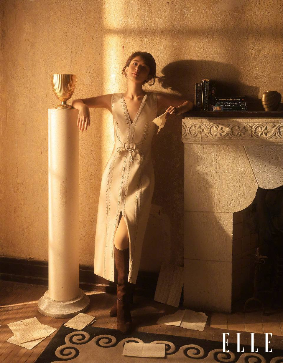 Triệu Lệ Dĩnh 'gây bão' khi bất ngờ xuất hiện với vẻ đẹp hoài cổ - Ảnh 3