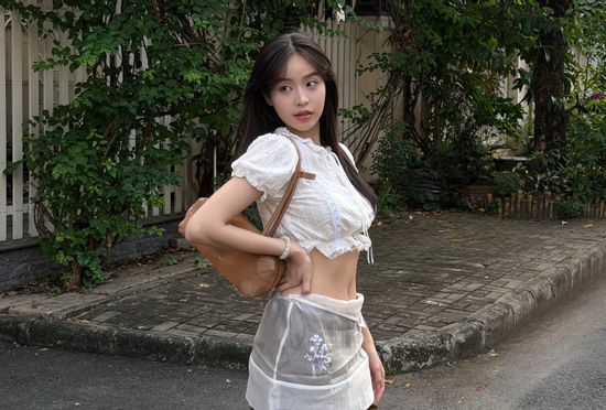 Vòng eo gây chú ý của Hoa hậu quê Đà Nẵng