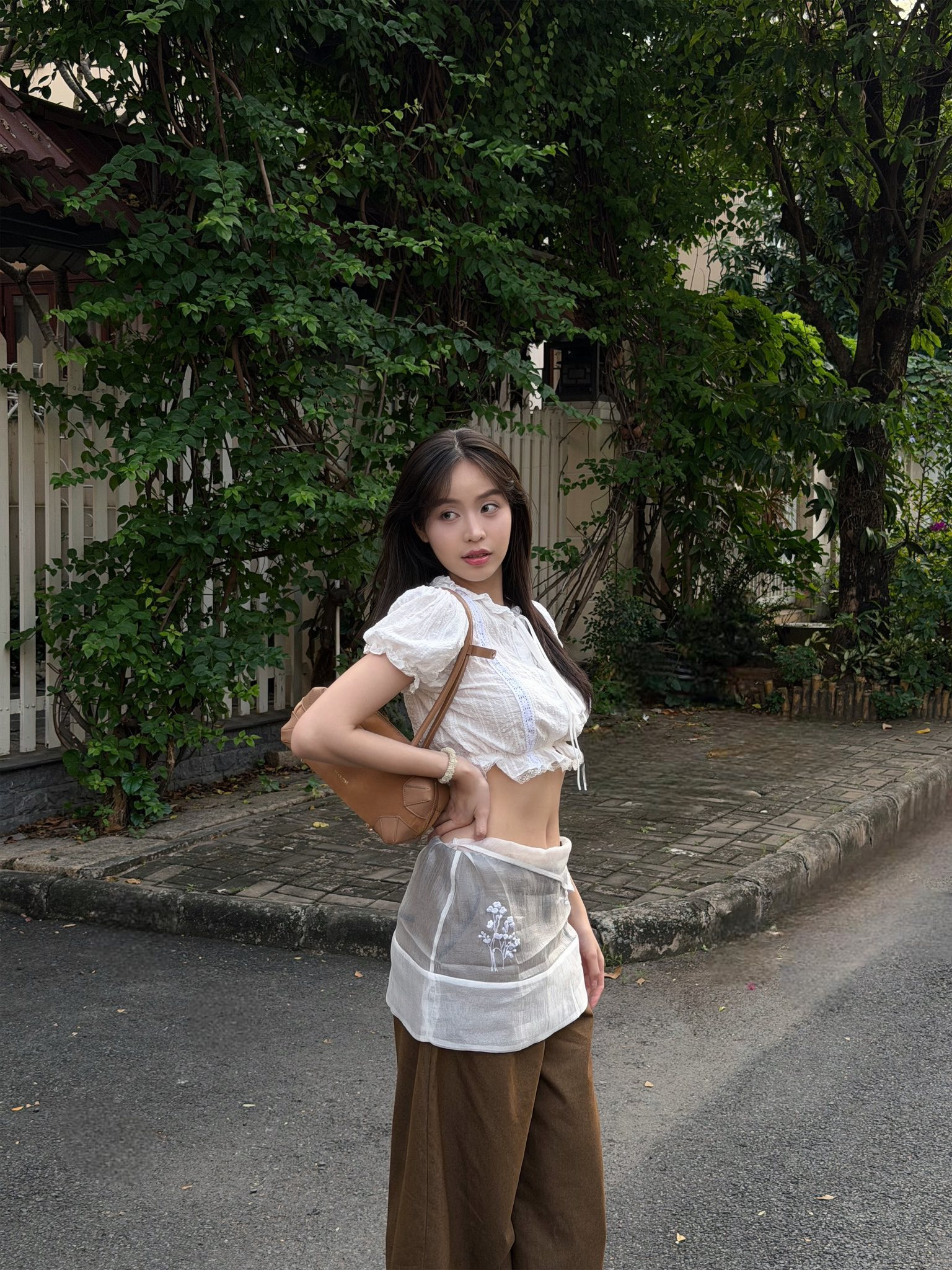 Vòng eo quyến rũ của Hoa hậu thanh thủy quê Đà Nẵng gây sốt cộng đồng mạng - Ảnh 3.