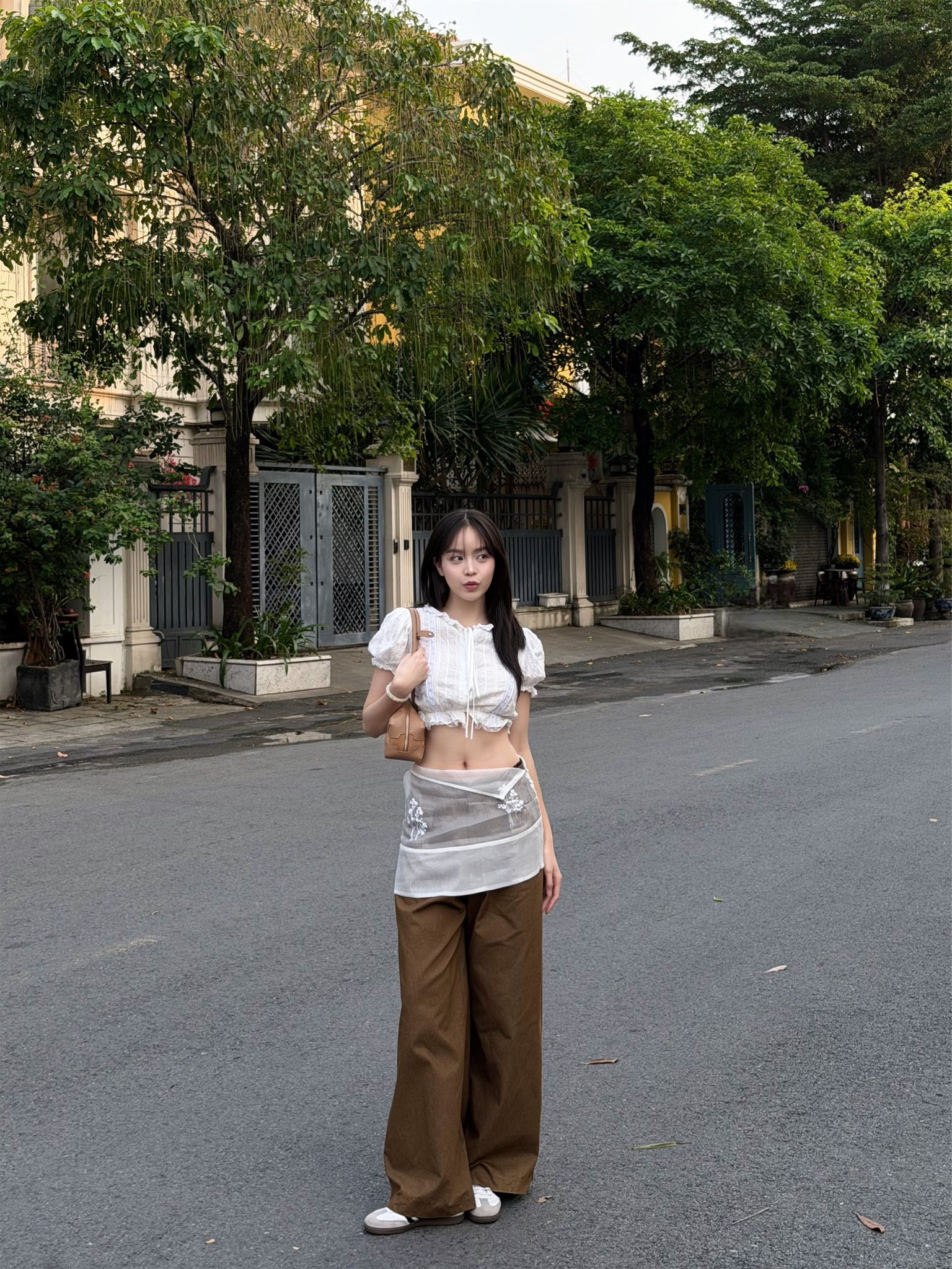 Vòng eo quyến rũ của Hoa hậu thanh thủy quê Đà Nẵng gây sốt cộng đồng mạng - Ảnh 4.