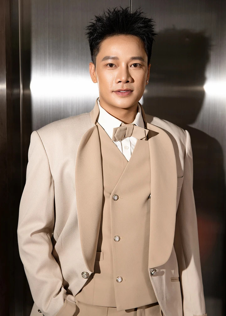 Ca sĩ Anh Quân Idol.