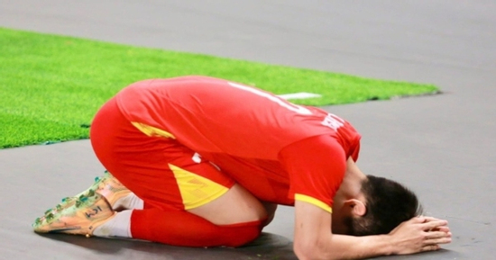 Đình Bắc xin lỗi sau thất bại 3-0 trước U23 Trung Quốc