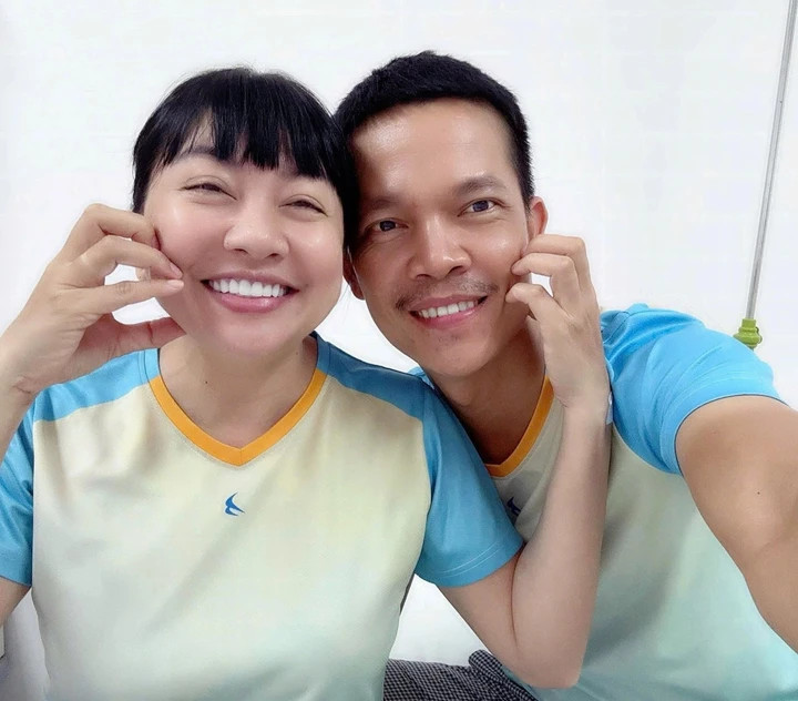 Sỹ Toàn bên bà xã - MC Ngọc Tiên.