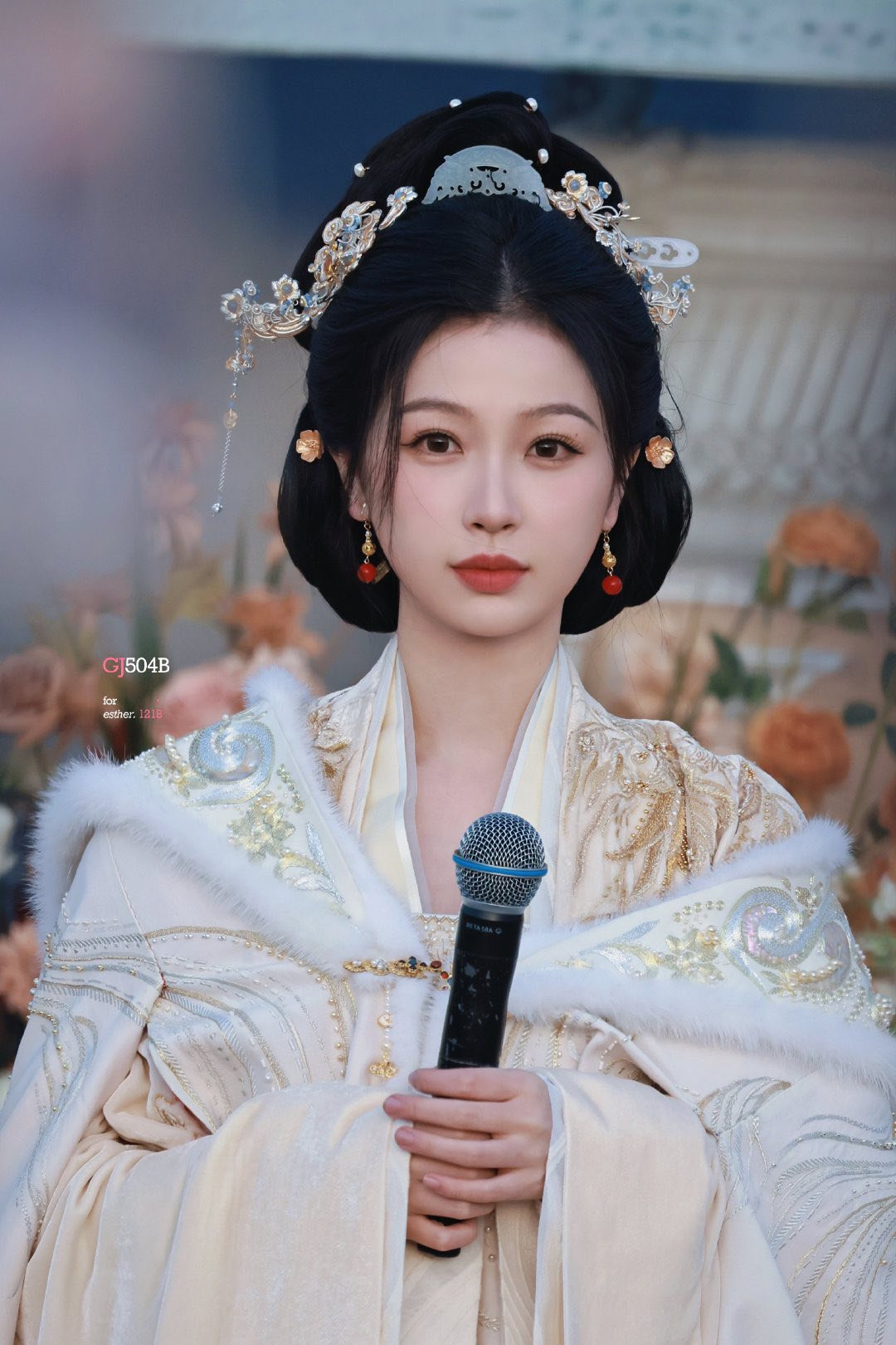 Động thái gây chú của Ngu Thư Hân giữa ồn ào với Vương Hạc Đệ - Ảnh 1