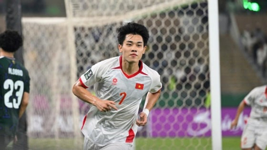 Mẹ Đình Bắc: 'Bắc đã yêu ai đâu, bạn bè cả'