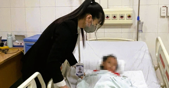 Nghi án mẹ cho 3 con nhỏ uống trà sữa pha thuốc diệt chuột