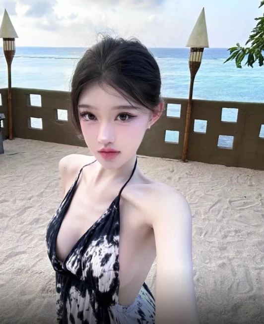 Nữ Người Mẫu Phải Trả Giá Vì Rao Bán Ảnh Nóng Của Nam Thần Ngô Lỗi - Ảnh 2