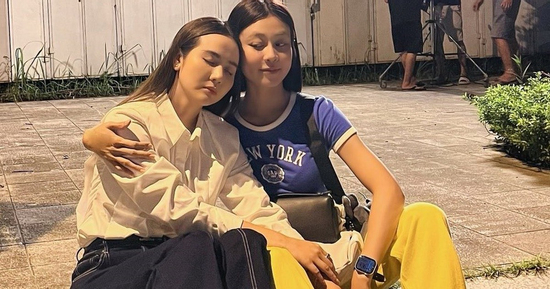 Phong cách 2 nữ chính phim giờ vàng: Bên cực sang chảnh, bên khó hiểu hết sức