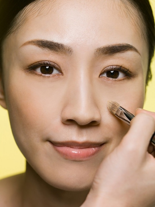 Phụ nữ U40 cần học ngay các bước trang điểm giúp níu kéo tuổi thanh xuân này - Ảnh 2