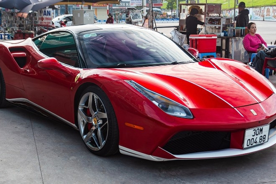 Siêu xe Ferrari 488 từng tai nạn nát đầu của đại gia Hà Nội ‘hồi sinh’ sau 4 năm