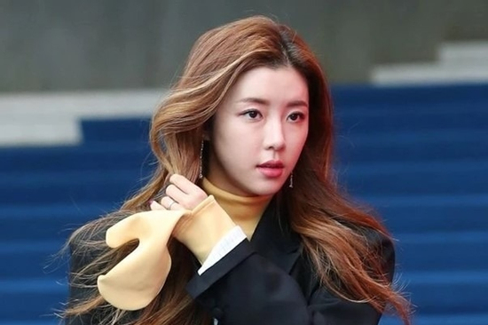 Vượt lên dư luận sau bê bối của chồng, nữ minh tinh tái xuất màn ảnh sau 6 năm vắng bóng