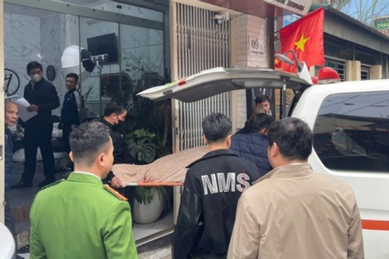 Cô gái trẻ tử vong bất thường tại tiệm phun xăm