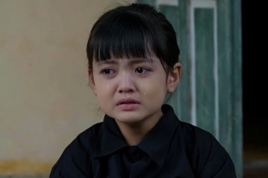 Diễn viên nhí 8 tuổi gây sốt phim giờ vàng VTV vì 'lấy nước mắt khán giả'