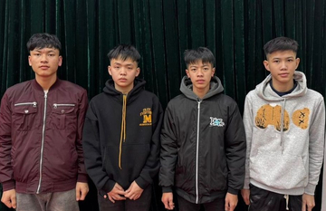 Phẫn nộ thanh niên 2008 cầm đầu nhóm chặn đường, gí thuốc lá cháy vào miệng, mặt người lạ