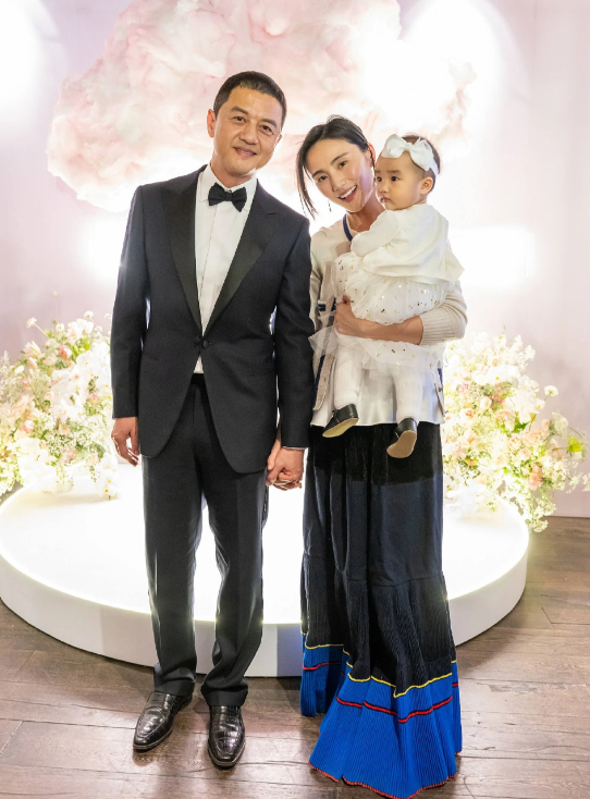 Vợ Cũ Lý Á Bằng Tiết Lộ Gây Xúc Động: 'Một Người Cha Vĩ Đại, Một Người Cha Rất Cừ' Vợ Cũ Lý Á Bằng Tiết Lộ Gây Xúc Động: 'Một Người Cha Vĩ Đại, Một Người Cha Rất Cừ' - Ảnh 1