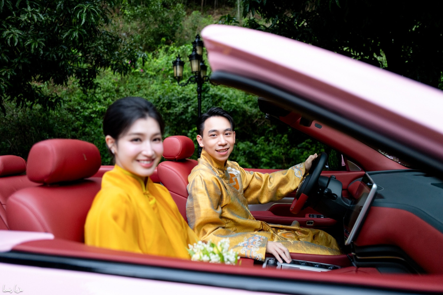 a hau phuong nhi.jpg