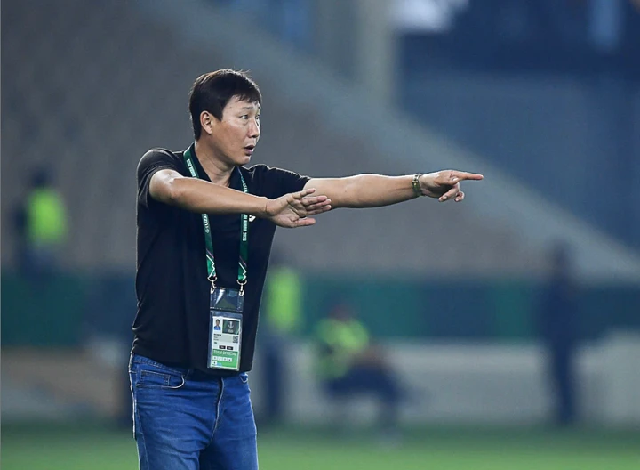 Báo Hàn Quốc lo HLV Kim Sang-sik lặp lại thành tích của ông Shin Tae-yong. (Nguồn: VFF)