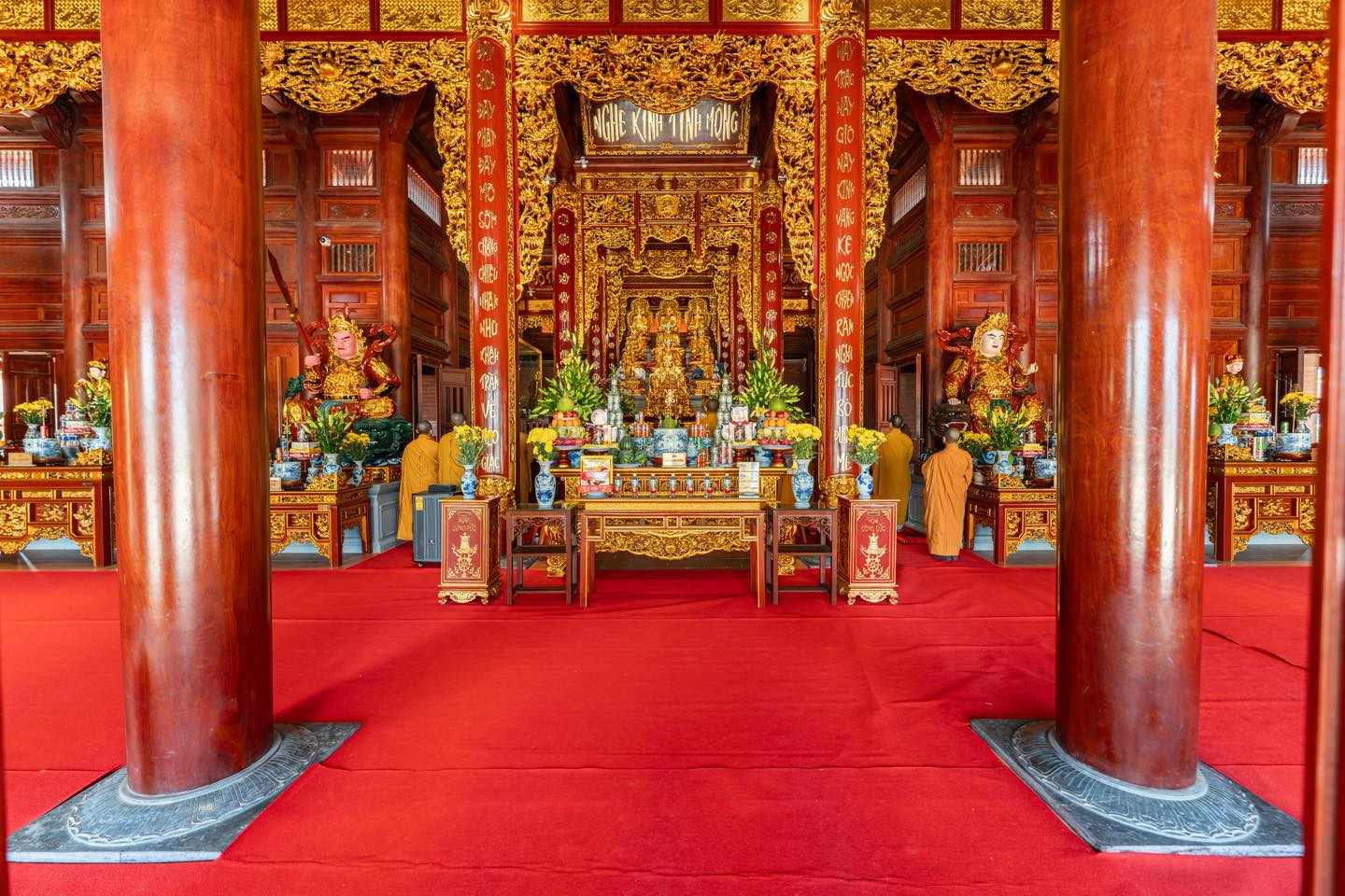 Cận cảnh ngôi chùa có bảo tháp dát vàng - Nơi doanh nhân Minh Hoàng và Á hậu Phương Nhi làm lễ Hằng thuận - Ảnh 12.