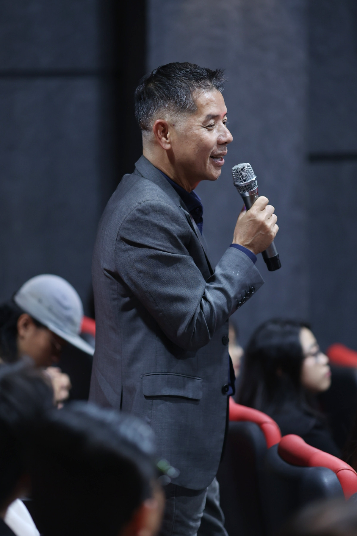 Kiều Minh Tuấn tuyên bố sốc vì người điếc và khiếm thính - Ảnh 2.