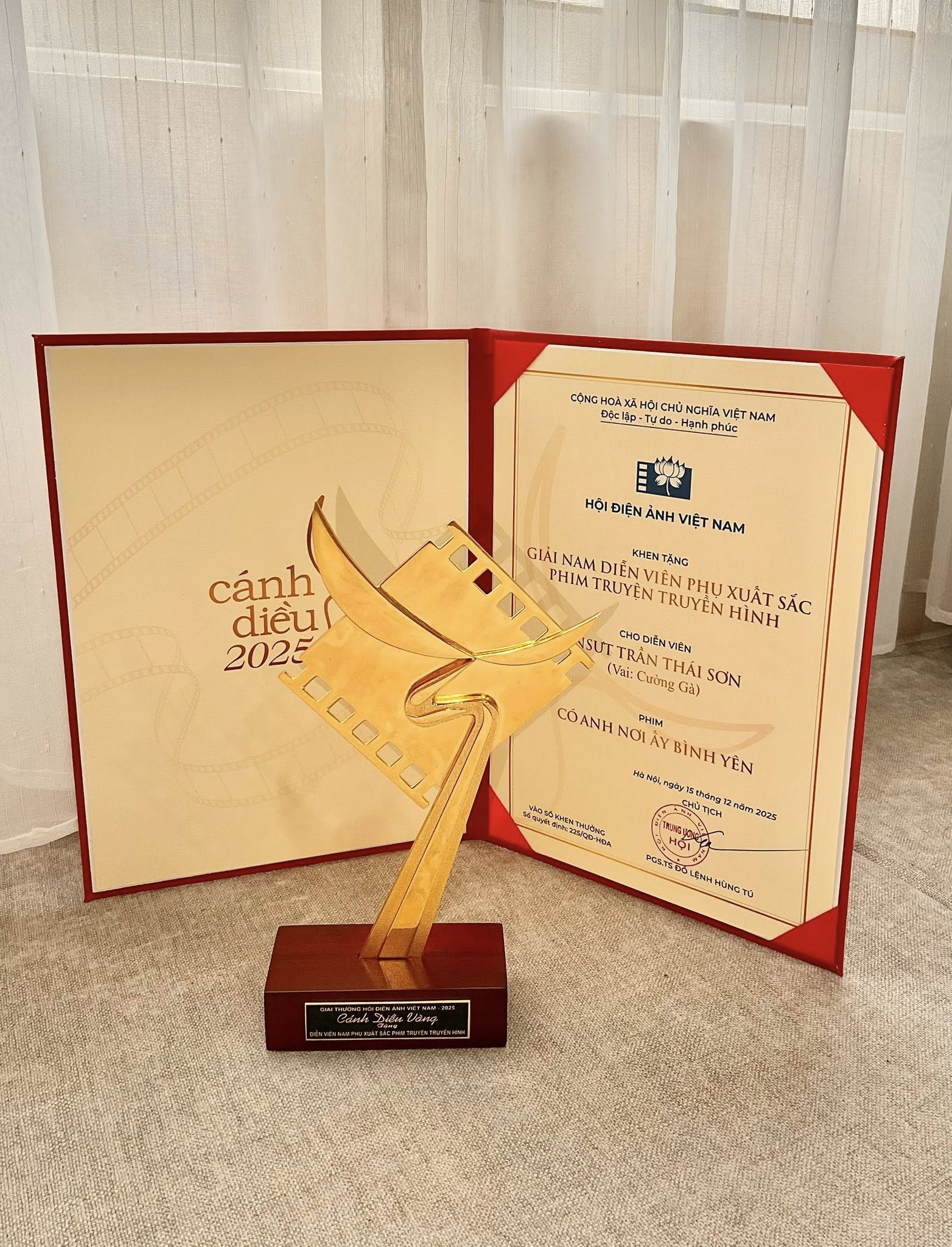 Nsưt Quê Hưng Yên 'Ăn Cơm Vội Vã', Thức Khuya Dậy Sớm 'Chạy' Gala Cười 2026 Nsưt Quê Hưng Yên 'Ăn Cơm Vội Vã', Thức Khuya Dậy Sớm 'Chạy' Gala Cười 2026 - Ảnh 3.