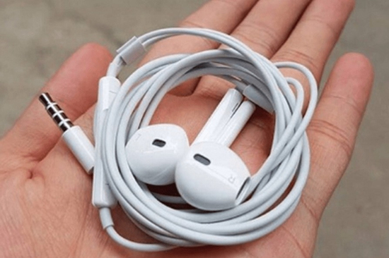 Hơn 90% người dùng iPhone không biết công dụng của những chiếc lỗ nhỏ trên tai nghe của hãng