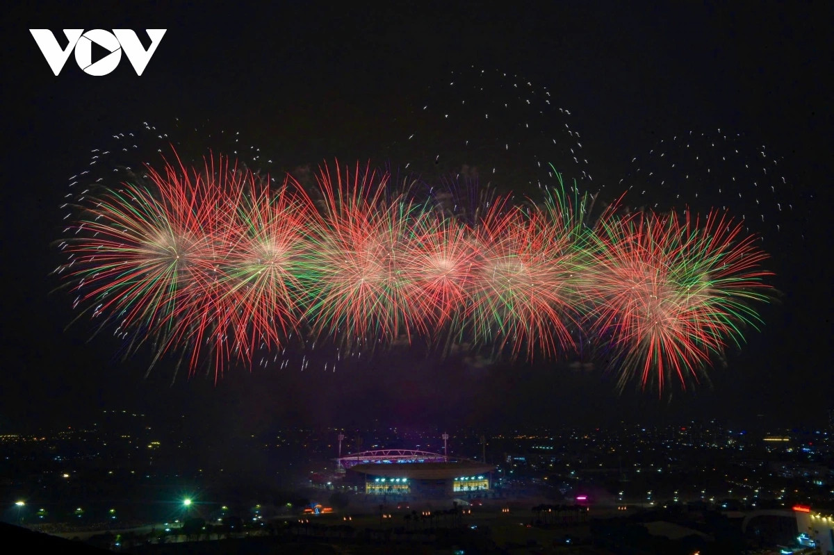 man nhan man phao hoa chao mung thanh cong Dai hoi xiv cua Dang hinh anh 17