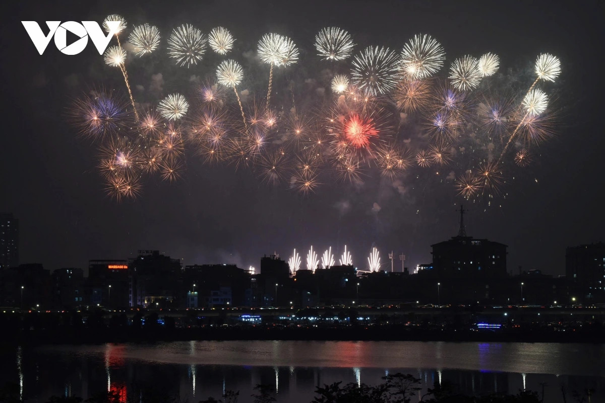 man nhan man phao hoa chao mung thanh cong Dai hoi xiv cua Dang hinh anh 14