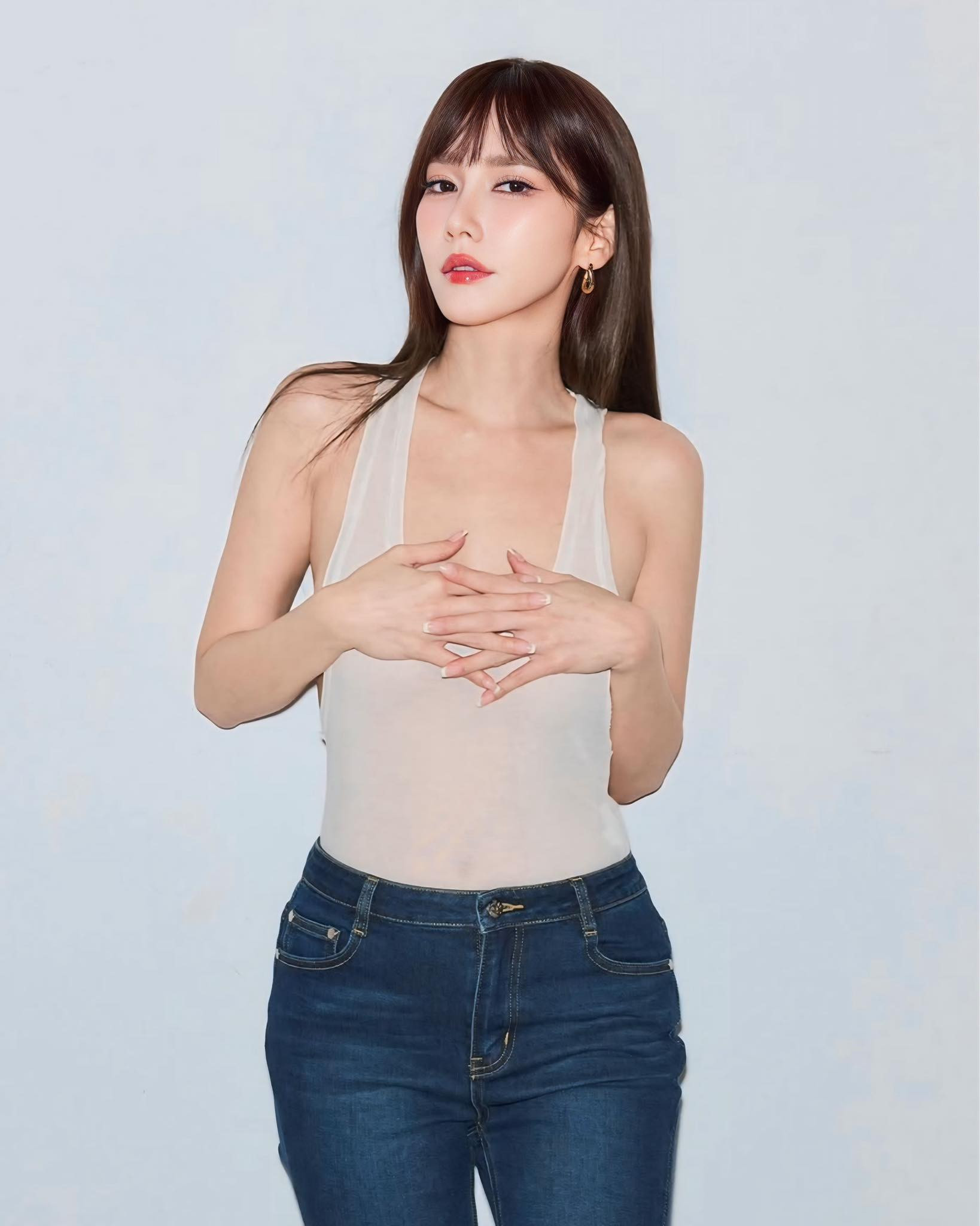 Minh Tinh Quyền Lực Nhất Showbiz Thái Lan Chọn Sống Không Chồng Con Ở Tuổi U50 605357239_1410298970462162_2513214791753166571_N.jpg