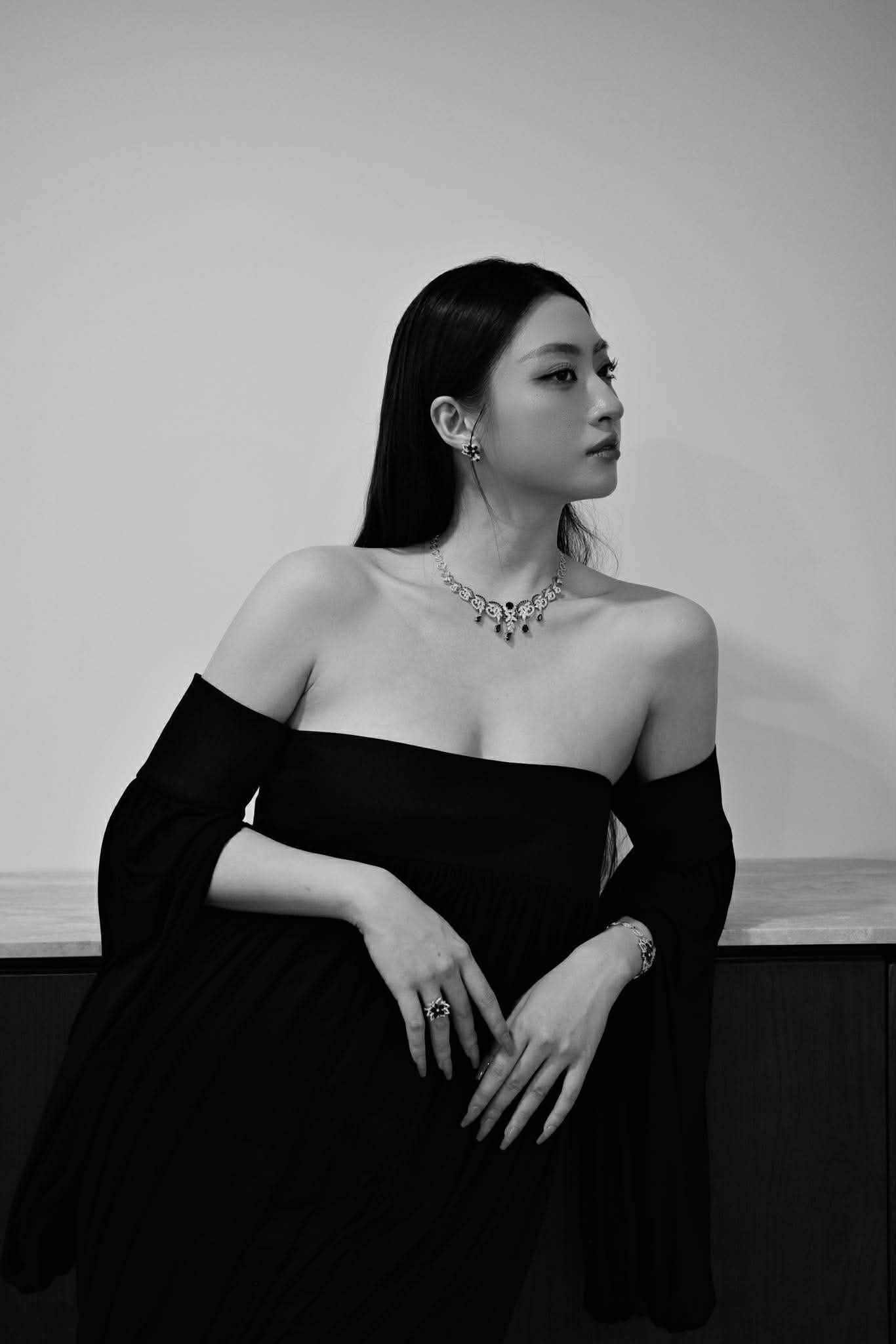 Nhan sắc mỹ nhân Việt gây bất ngờ khi dự đám cưới Á hậu Phương Nhi - Ảnh 2.