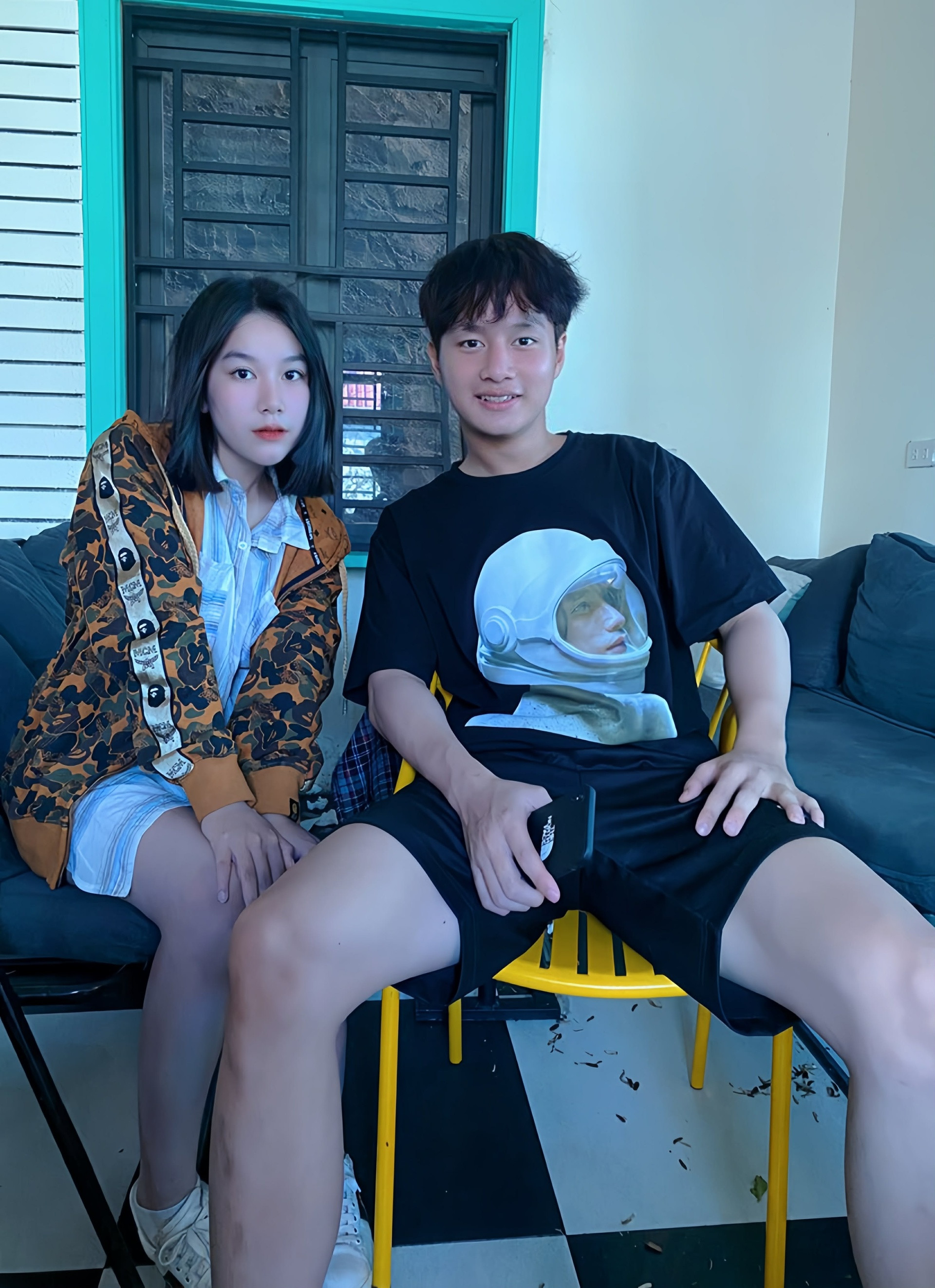 Phong cách đời thường giản dị nhưng sáng bừng của thủ môn Cao Văn Bình  - Ảnh 9.