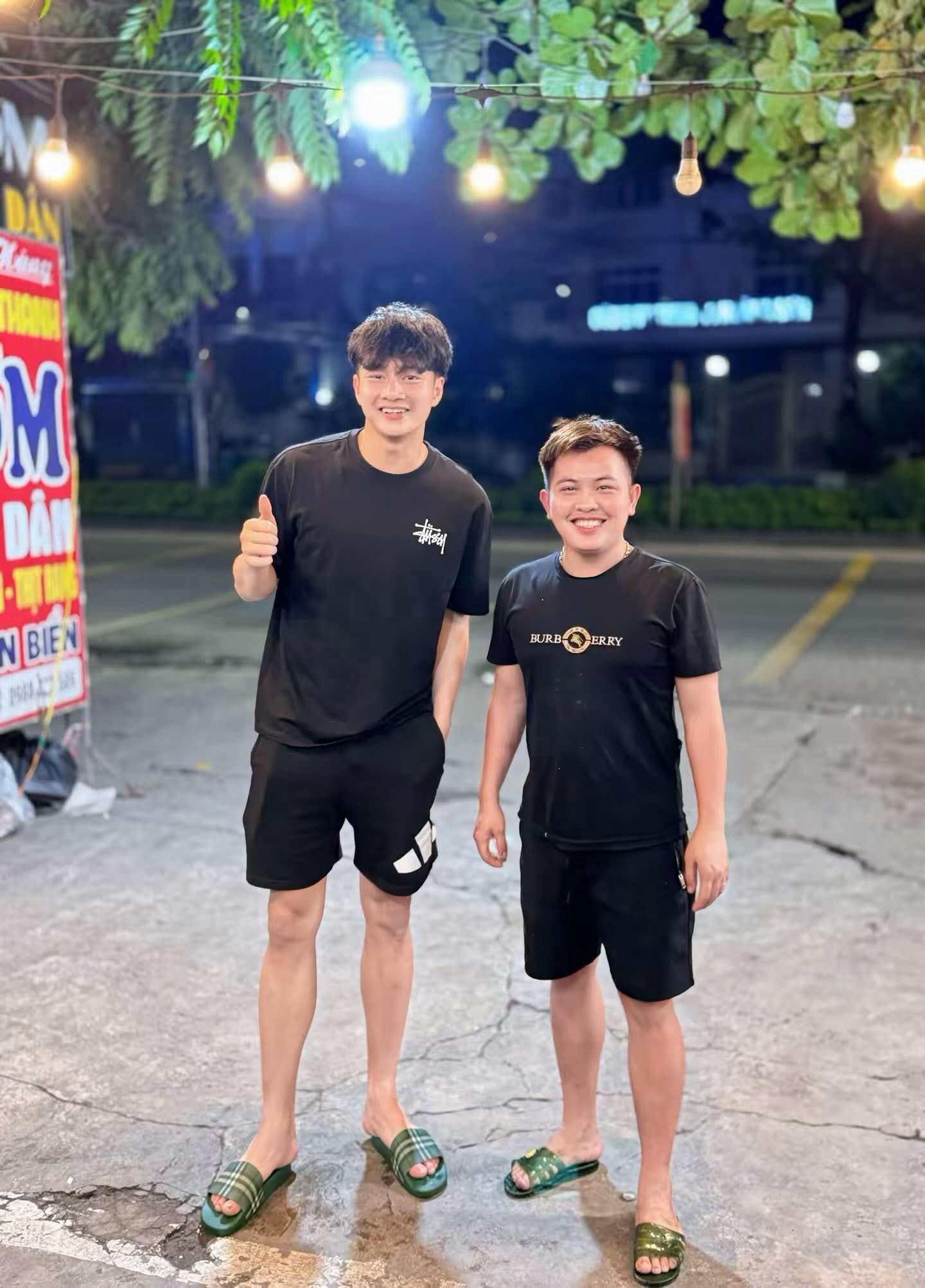 Phong cách đời thường giản dị nhưng sáng bừng của thủ môn Cao Văn Bình  - Ảnh 6.