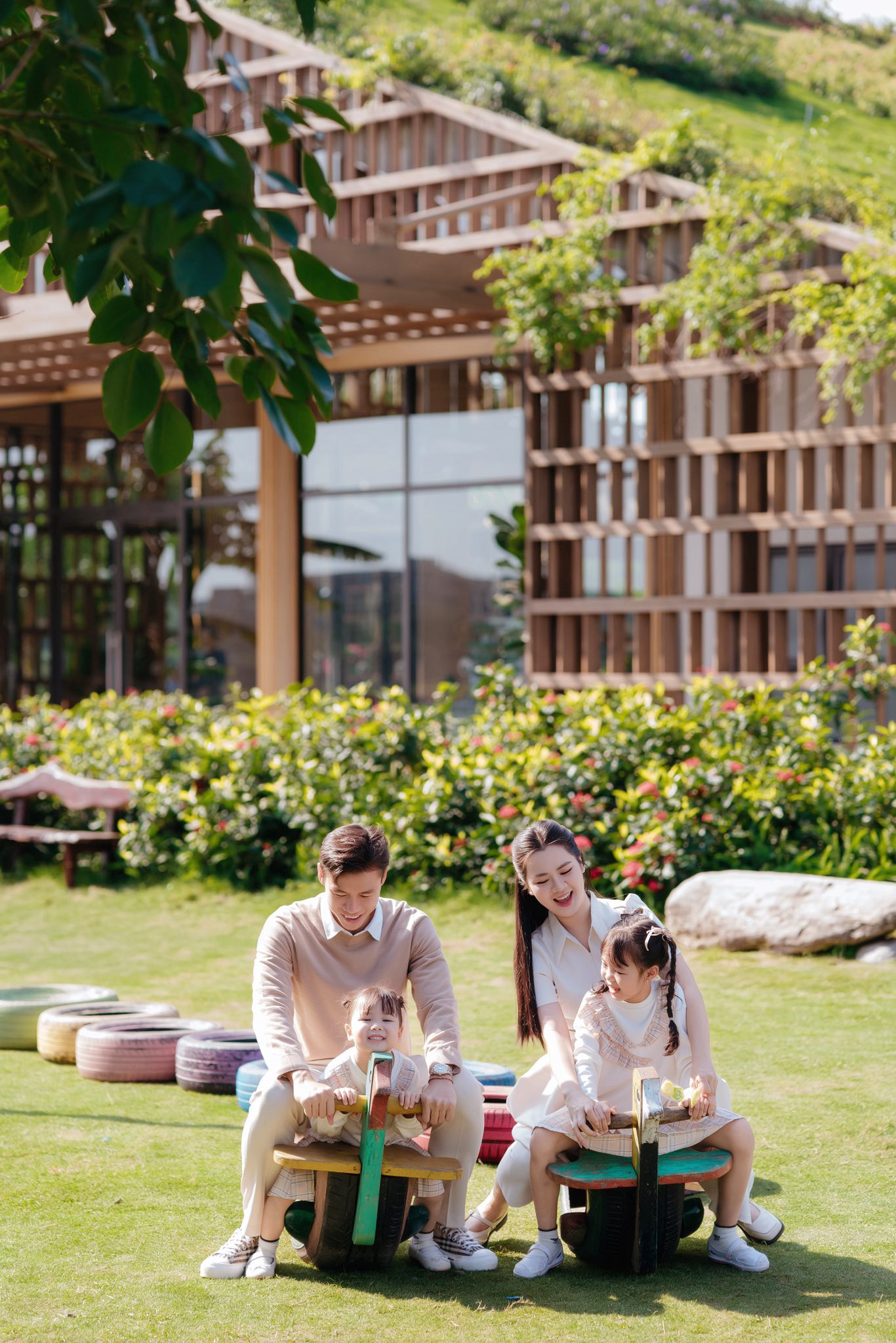 10 năm bên nhau của đội trưởng tuyển Việt Nam Quế Ngọc Hải và cựu hoa khôi ĐH Vinh - Ảnh 10.