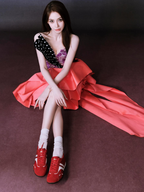 Angelababy gây phẫn nộ khi livestream bán hàng vì lý do thiếu tinh tế này - Ảnh 2